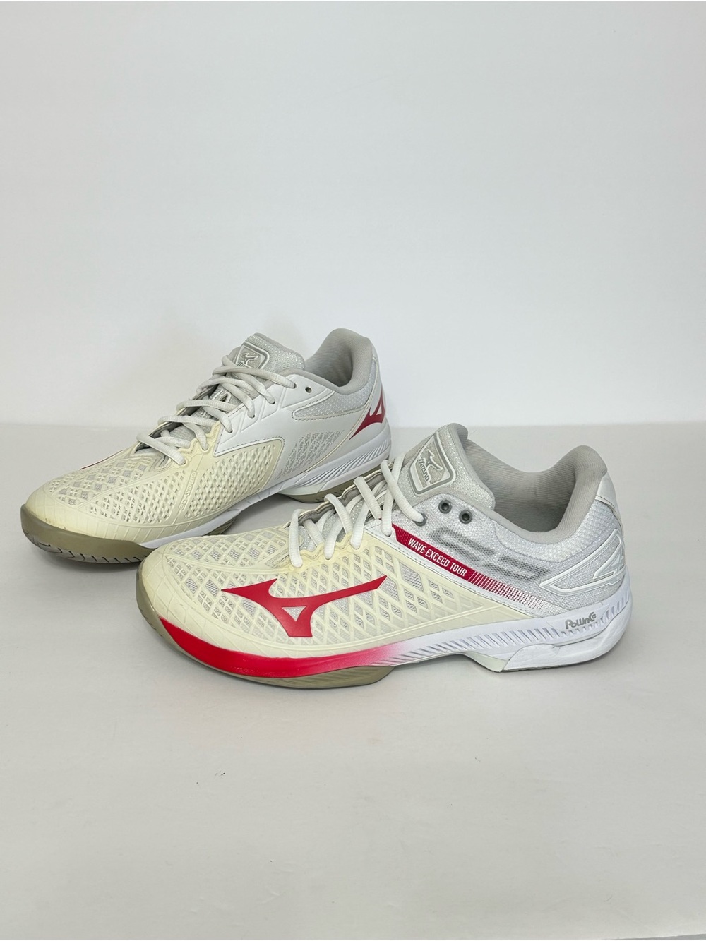 Mizuno Women's Wave Exceed Tour4 Tennis Shoes Size 9.5 Pickleball Athleisure